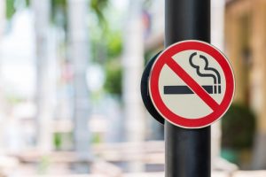 Rökning förbjuden-skylt på arbetsplats